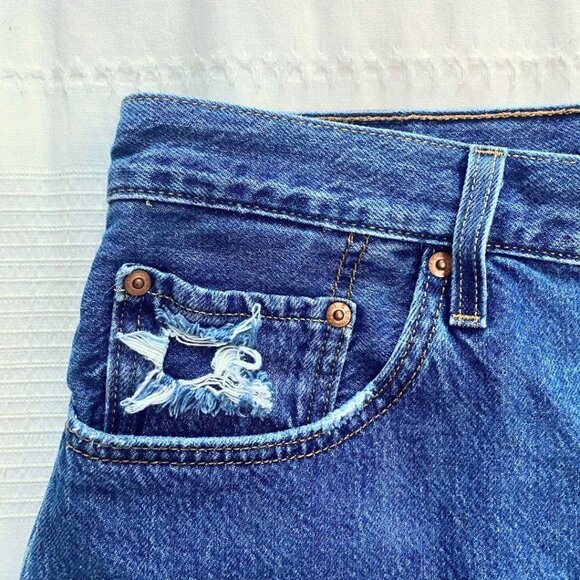 LEVI'S 501 WOMEN'S  MEDIUM DENIM BUTTON FLY VERY SHORT DIY FRAY JEANS SHORTS - Picture 4 of 8